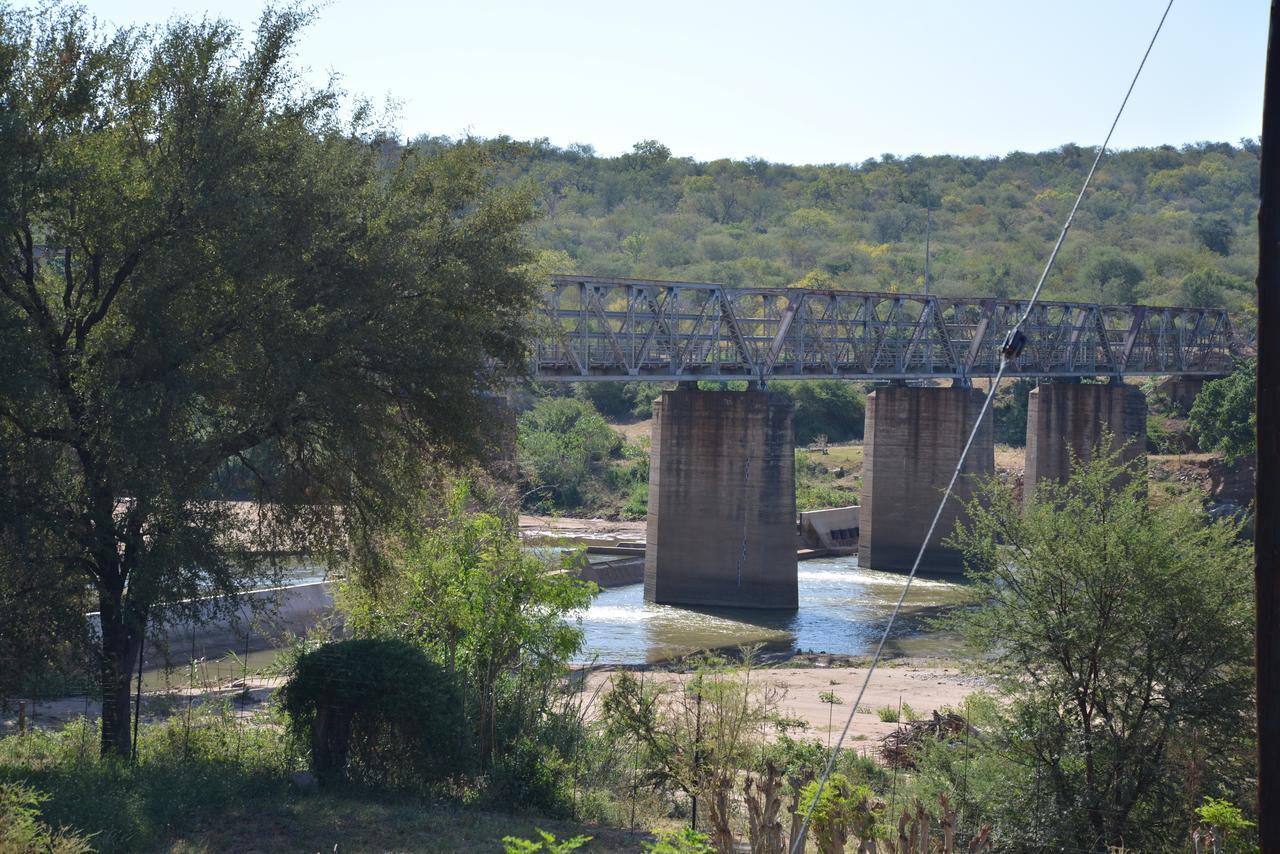 Three Bridges B&B โฮดสปรูท ภายนอก รูปภาพ